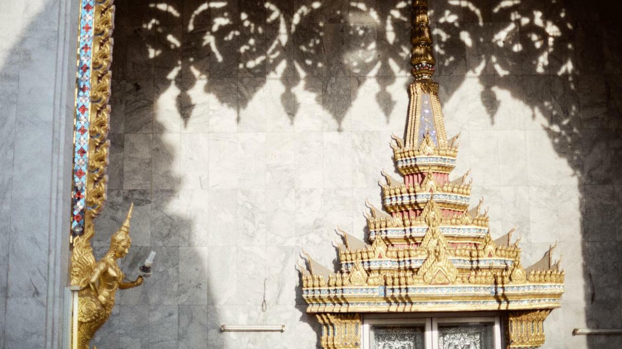 Montien Hotel Surawong Bangkok Eksteriør bilde